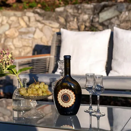 Rocawood - By Myhomeincomo * Brunate