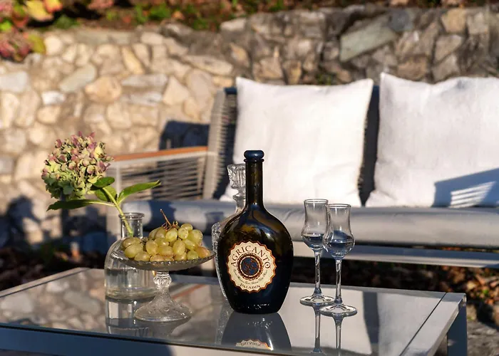 Rocawood - By Myhomeincomo * Brunate