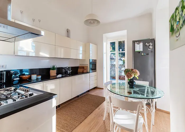 Rocawood - By Myhomeincomo Feriehus Brunate