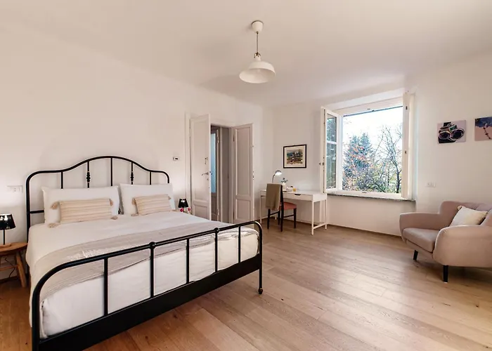 Rocawood - By Myhomeincomo Feriehus Brunate