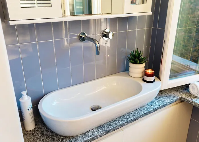 Rocawood - By Myhomeincomo * Brunate